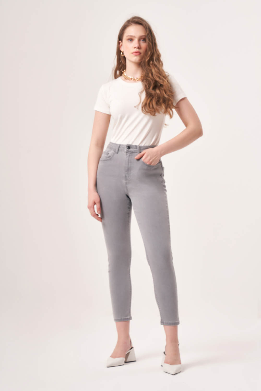 Mizalle Skinny Fit Gri Denim Pantolon