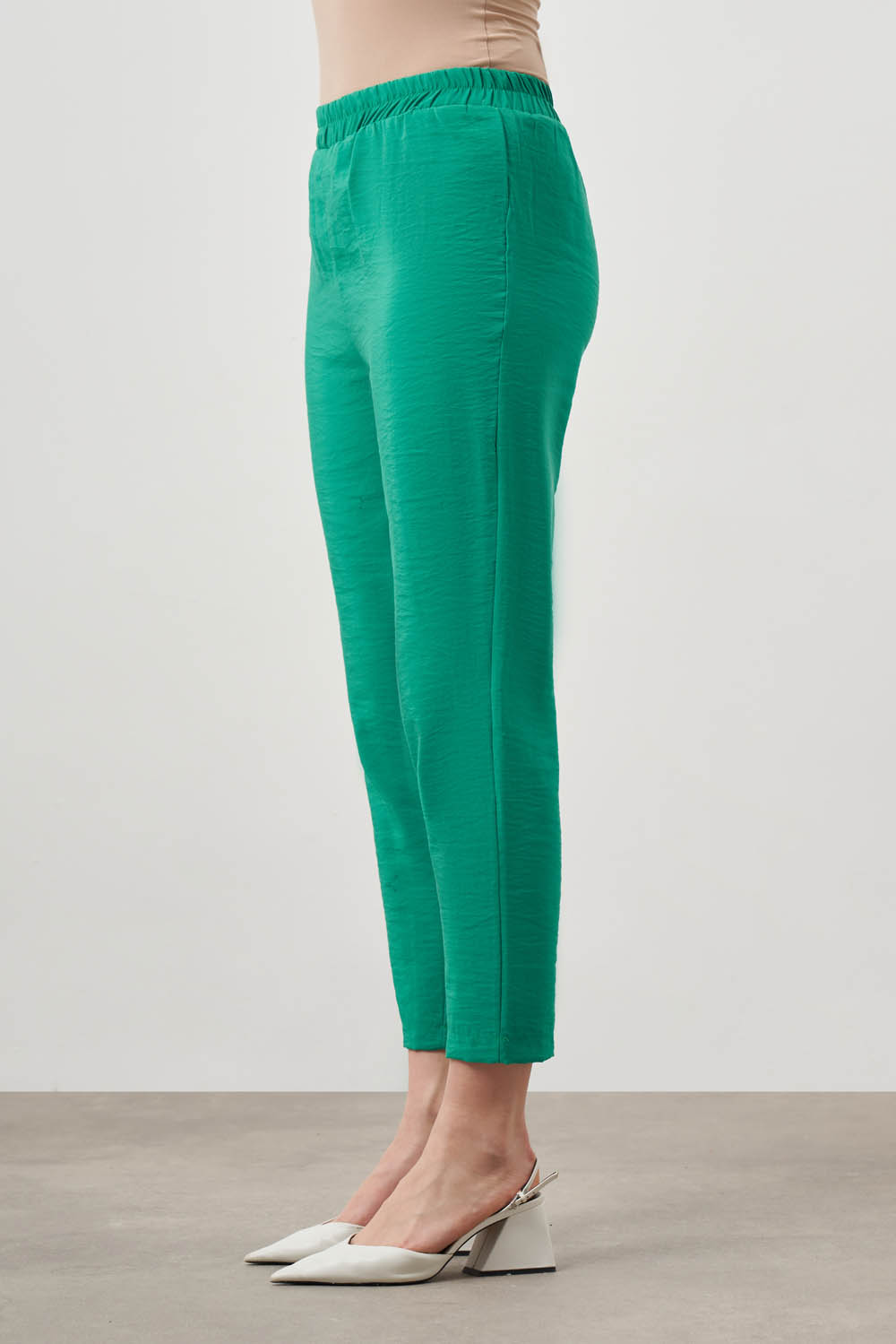 Mizalle Beli Lastikli Rahat Kesim Yeşil Yazlık Pantolon