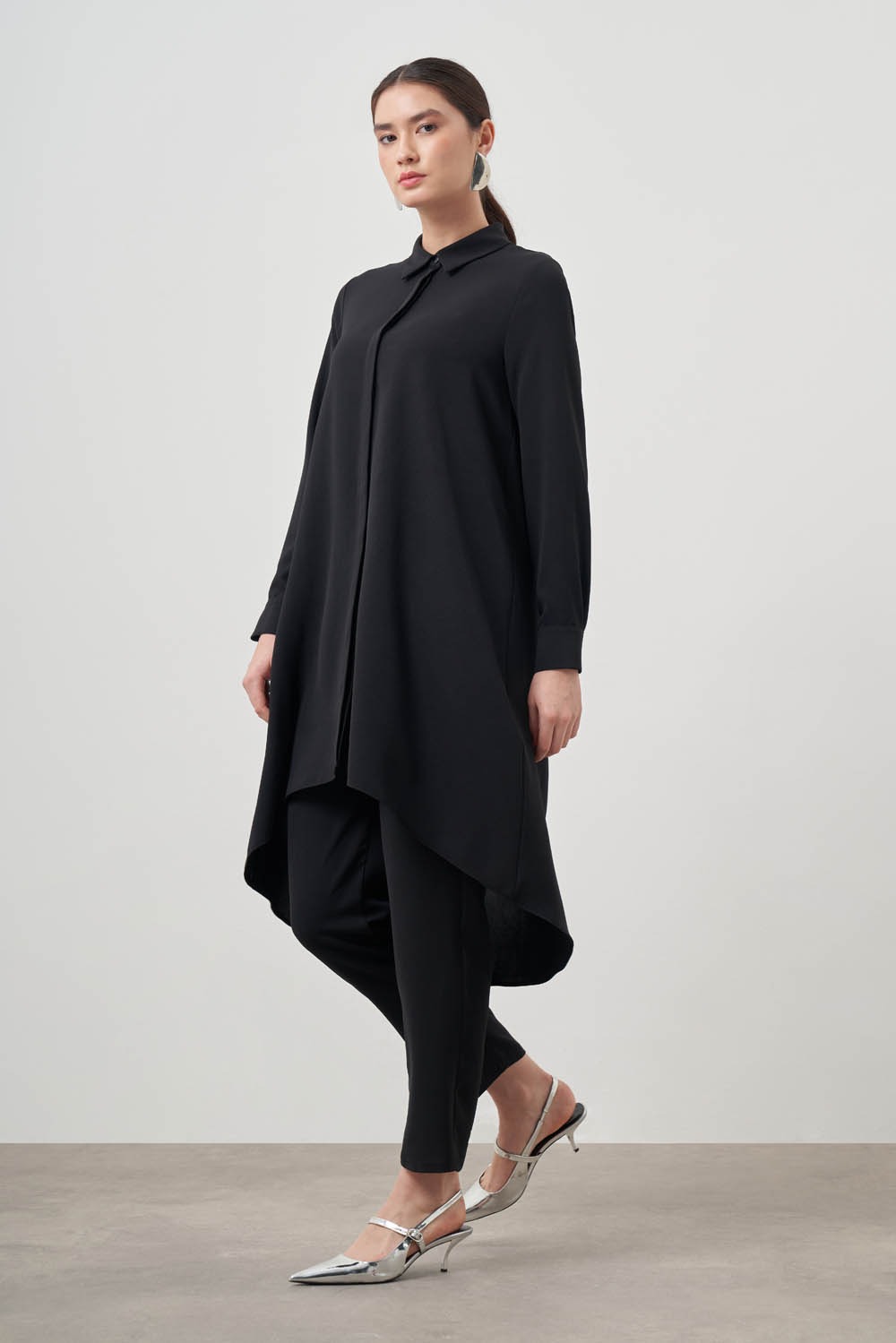 Mizalle Beli Lastikli Kısa Paça Siyah Pantolon