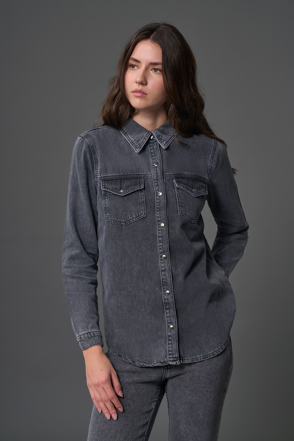 Mizalle Çift Cepli Klasik Antrasit Denim Gömlek