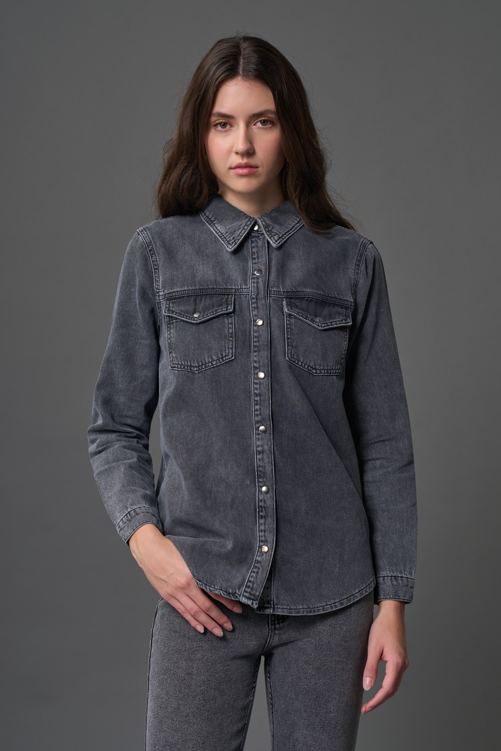 Mizalle Çift Cepli Klasik Antrasit Denim Gömlek