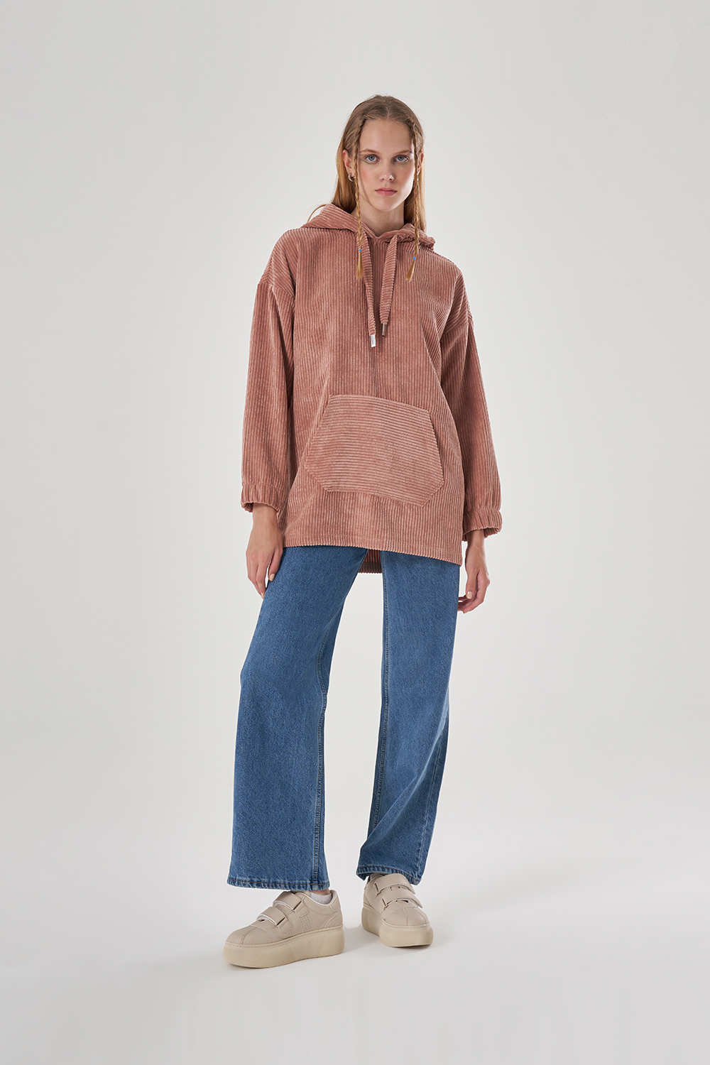 Mizalle Gül Kurusu Kanguru Cepli Fitilli Kadife Sweatshirt