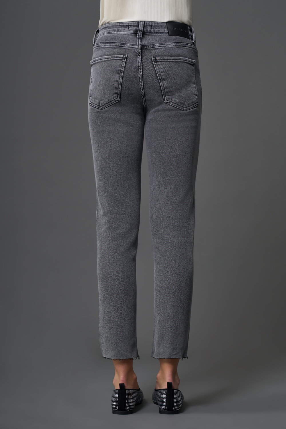 Mizalle Dar Kesim Kesik Paçalı Mom Fit Gri Denim Pantolon