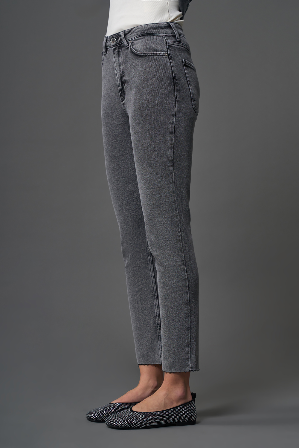 Mizalle Dar Kesim Kesik Paçalı Mom Fit Gri Denim Pantolon
