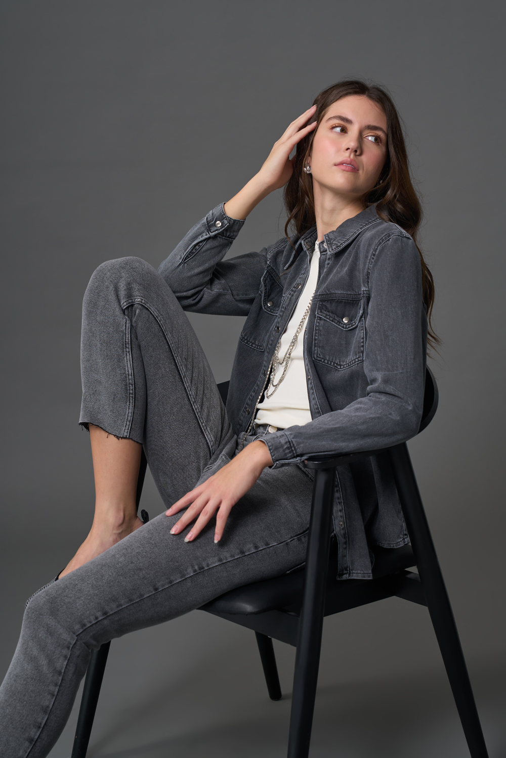 Mizalle Dar Kesim Kesik Paçalı Mom Fit Gri Denim Pantolon