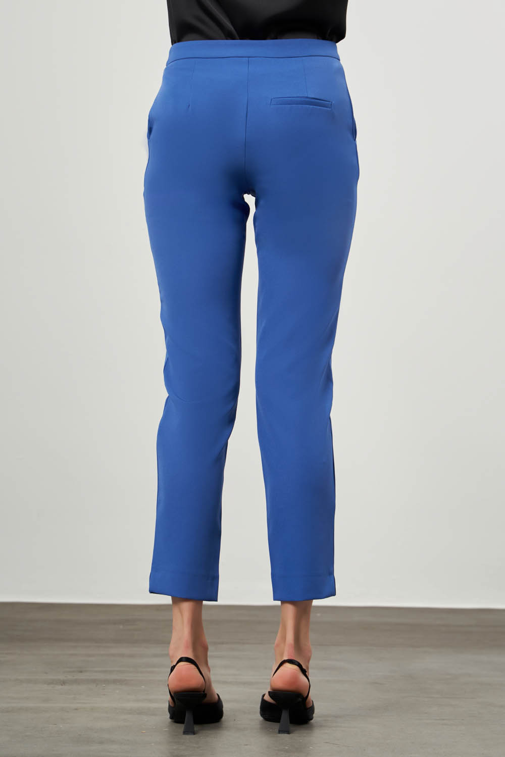 Mizalle Basic Kısa Paça Klasik İndigo Mavi Kumaş Pantolon
