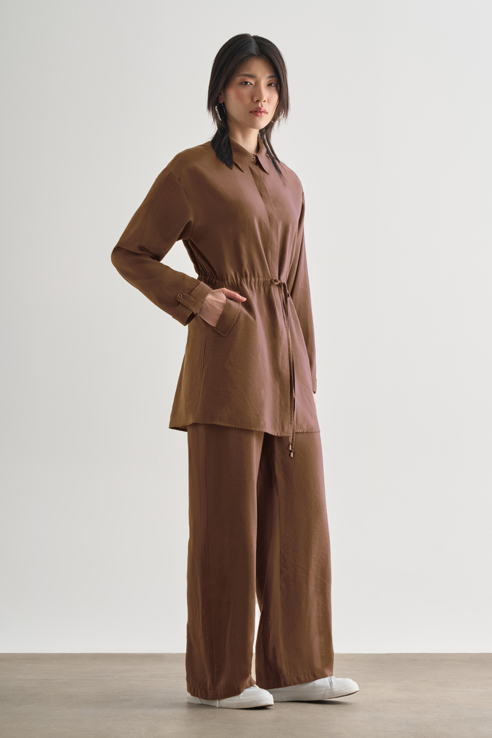 Mizalle Beli İp Büzgülü Modal Karamel Rengi Tunik
