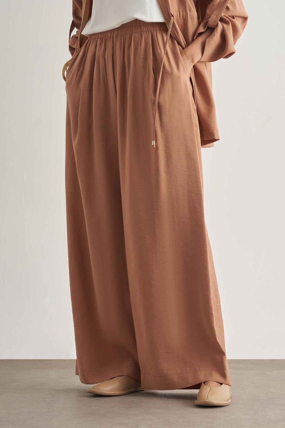 Mizalle Modal Karışımlı Rahat Kesim Beli Lastikli Camel Pantolon