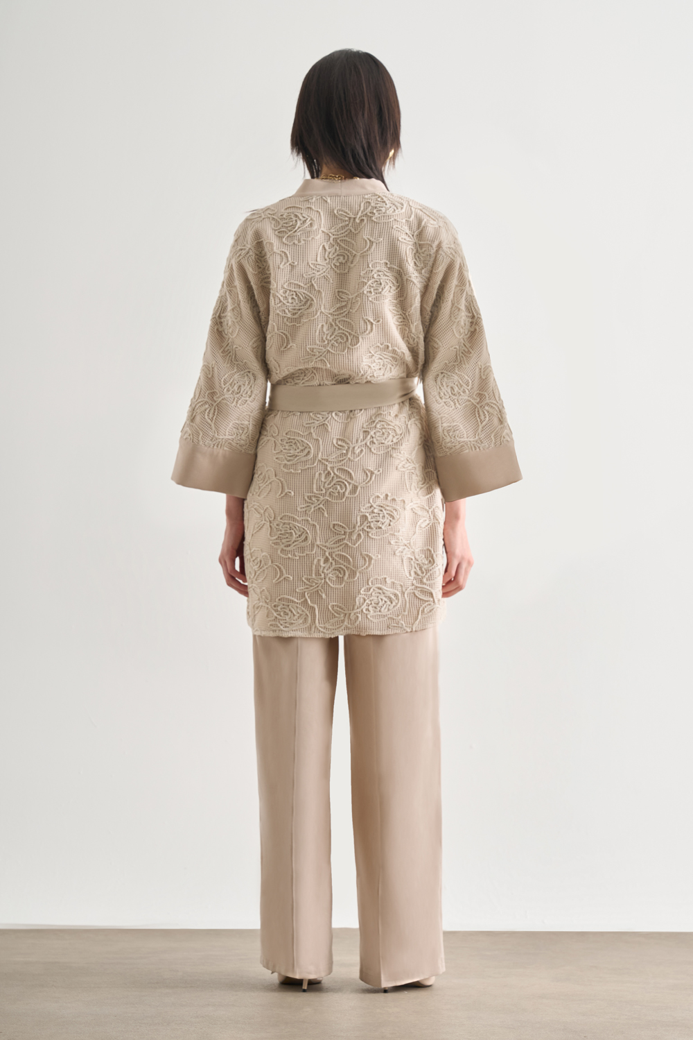 Mizalle Örgü Nakışlı Bej Rengi Premium Kimono Ceket