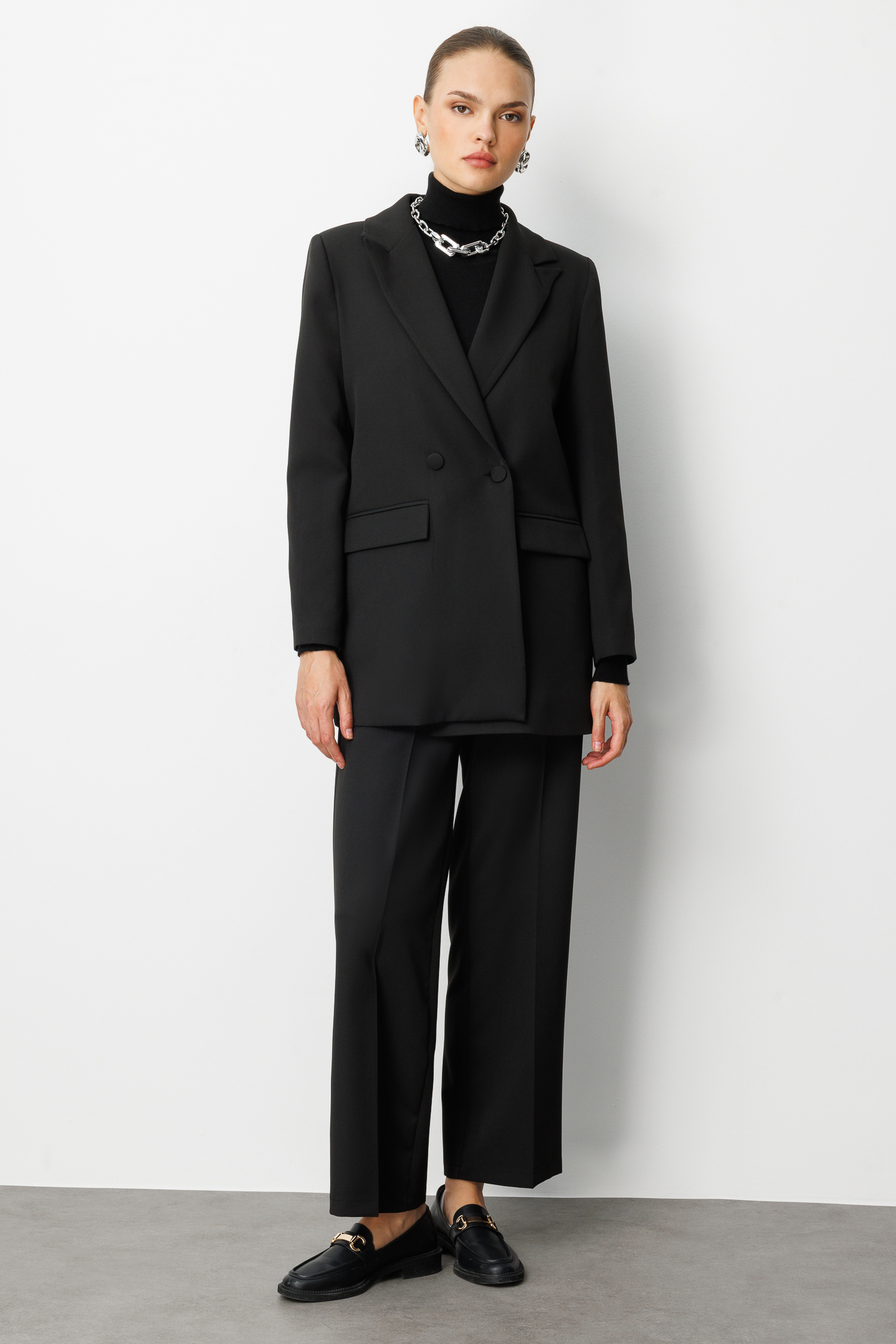 Mizalle Oversize Siyah Kruvaze Blazer Ceket