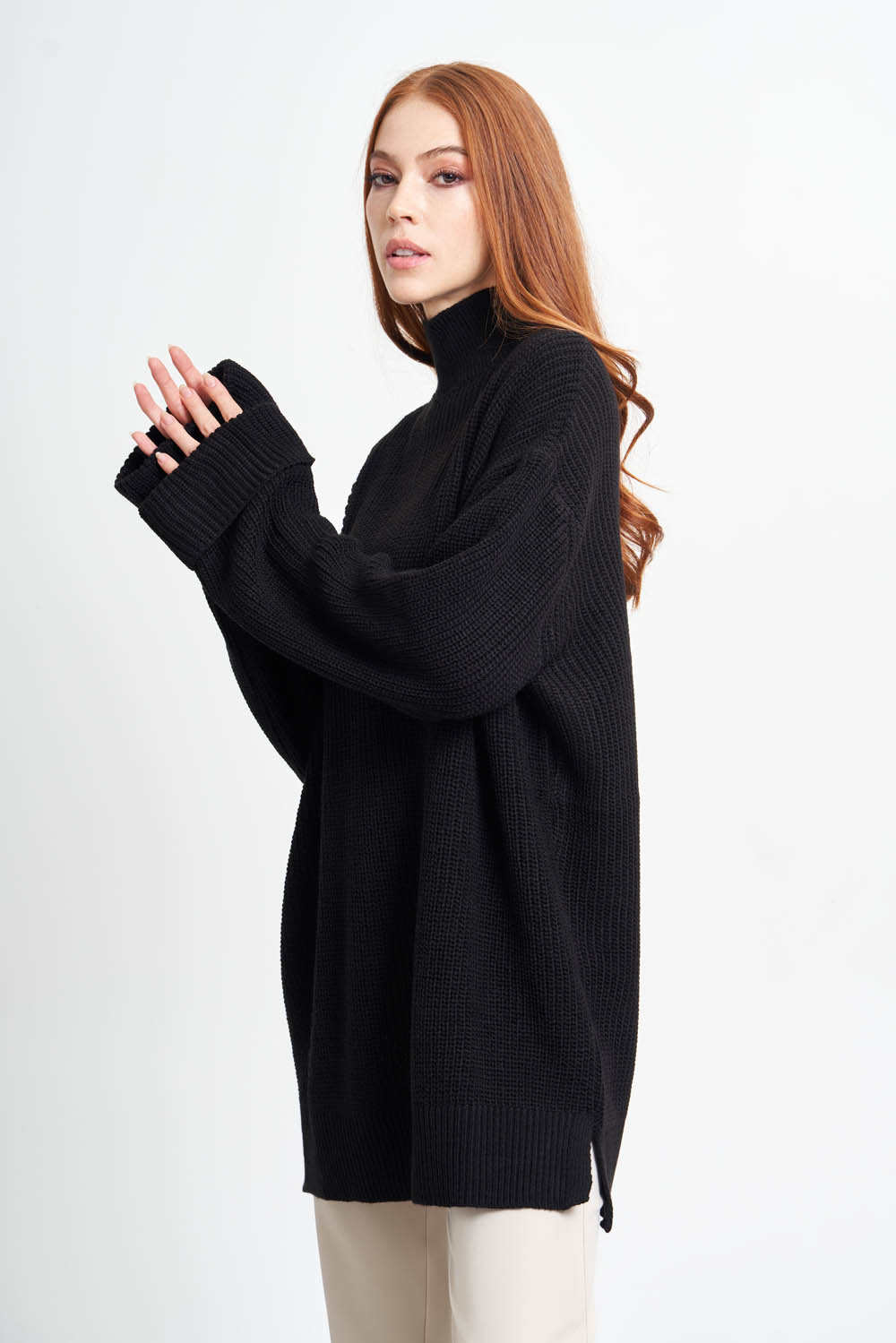 Mizalle Yüksek Yaka Oversize Siyah Triko Kazak
