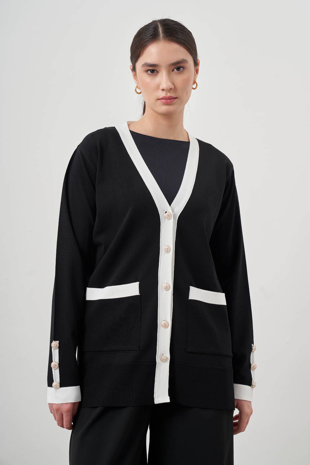 Mizalle Ekru renk Bloklu Cepli Siyah Rayon Uzun Hırka