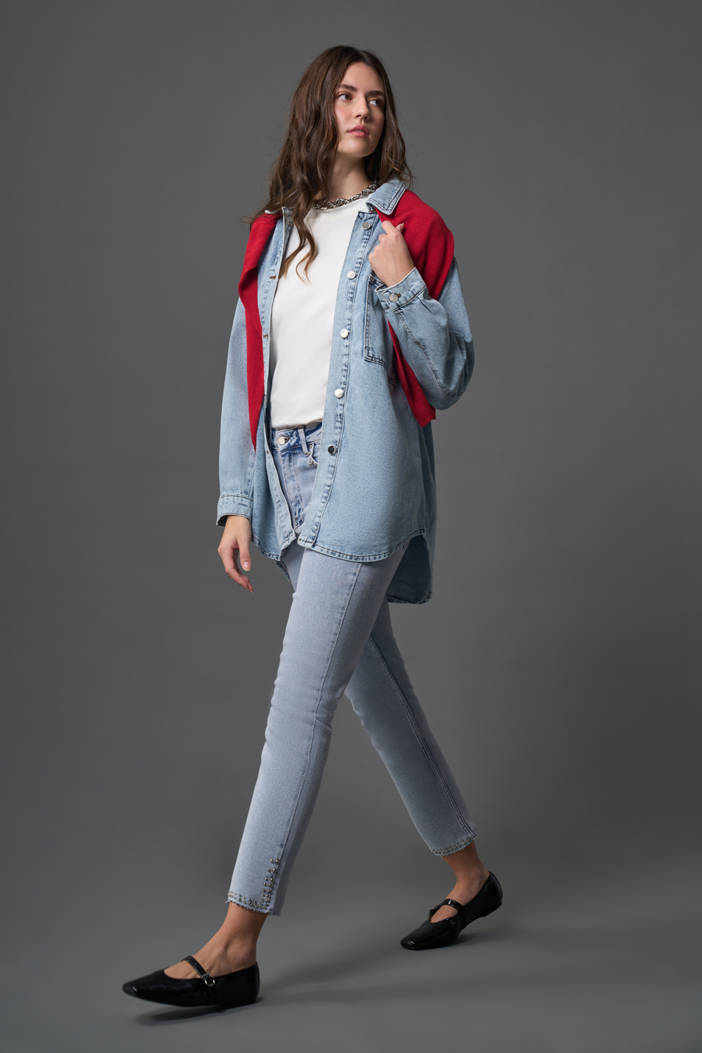Mizalle Tek Cepli Rahat Kesimli Uzun Açık Mavi Denim Gömlek