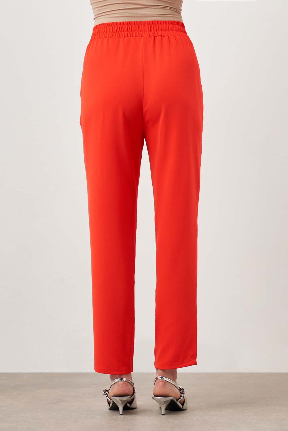 Mizalle Beli Lastikli Kısa Paça Nar Çiçeği Pantolon