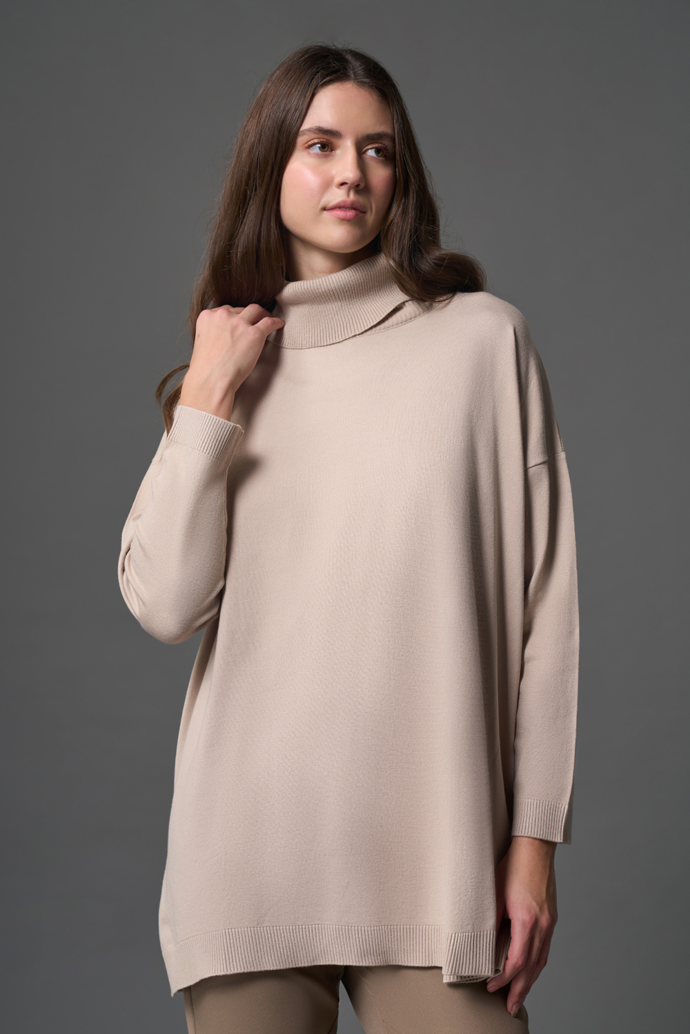 Mizalle Balıkçı Yaka Uzun Oversize Camel Triko Kazak