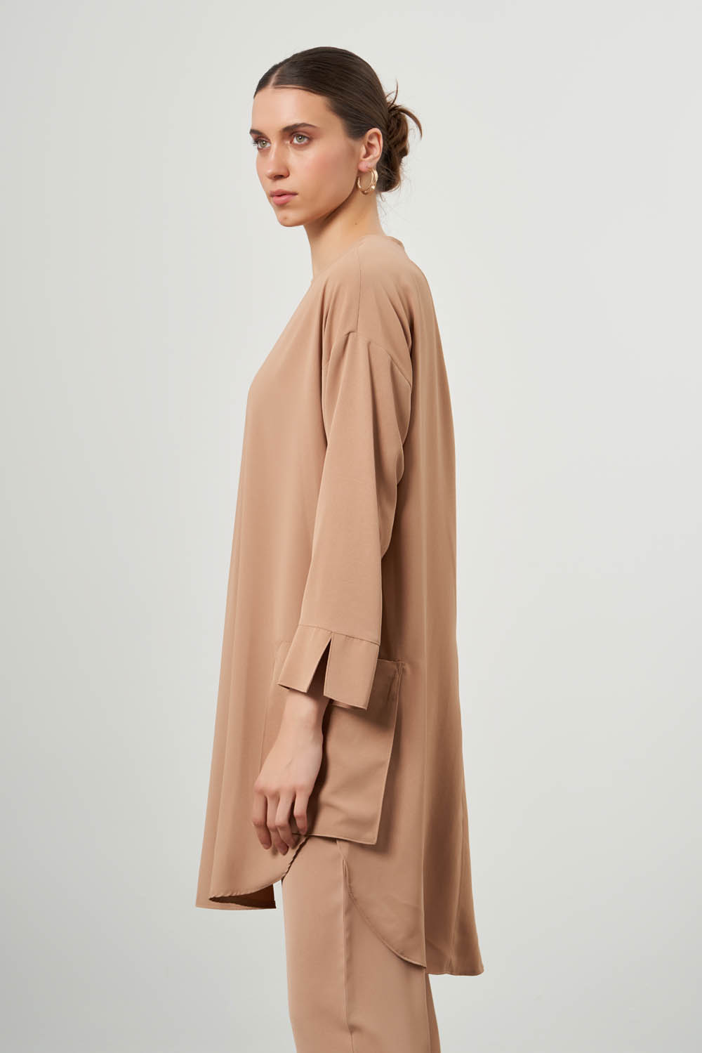 Mizalle Yuvarlak Yaka Cepli Rahat Kalıp Camel Tunik
