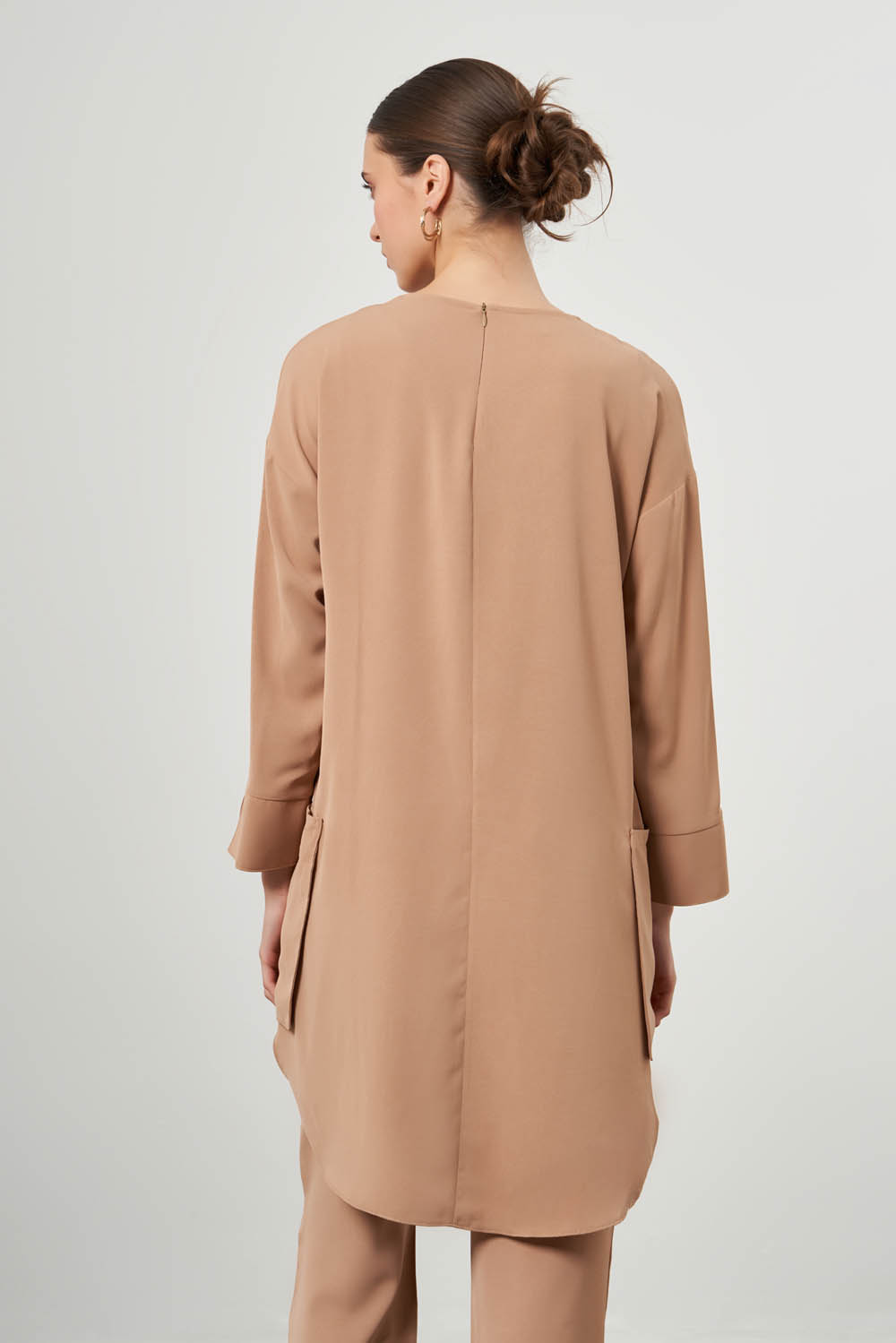 Mizalle Yuvarlak Yaka Cepli Rahat Kalıp Camel Tunik