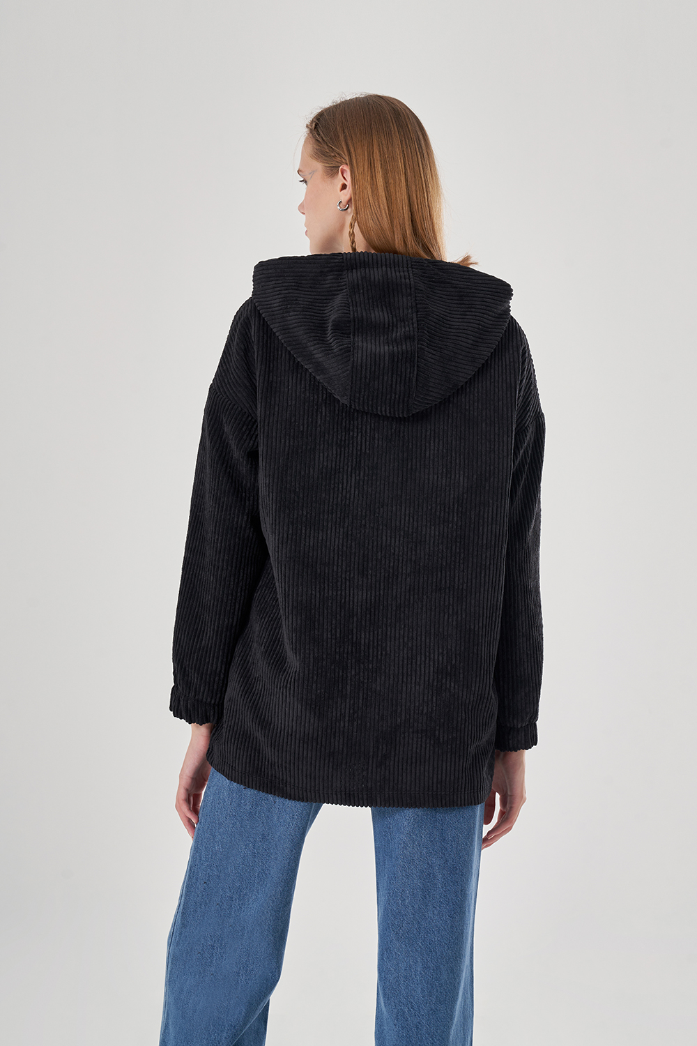 Mizalle Siyah Kanguru Cepli Fitilli Kadife Sweatshirt