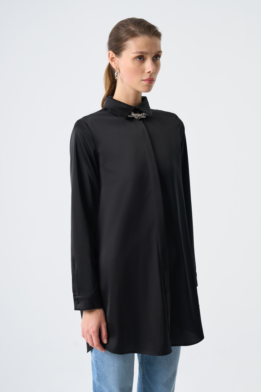 Mizalle Gizli Düğmeli Siyah Saten Tunik