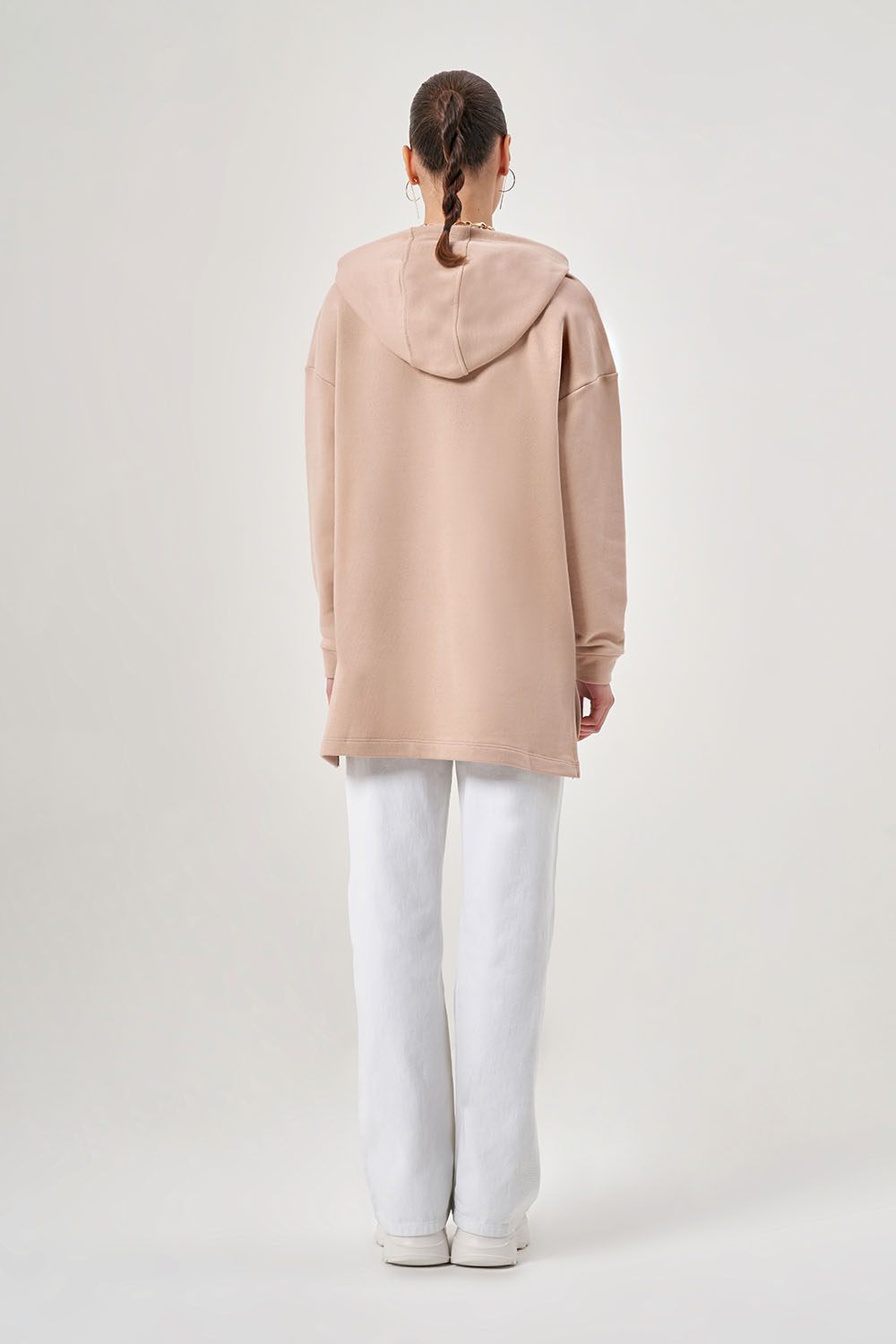 Mizalle İnci Detaylı Bej Rengi Kapüşonlu Sweatshirt
