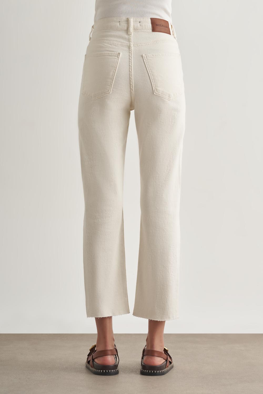 Mizalle Dar Kesim Kesik Paçalı Mom Fit Ekru Denim Pantolon