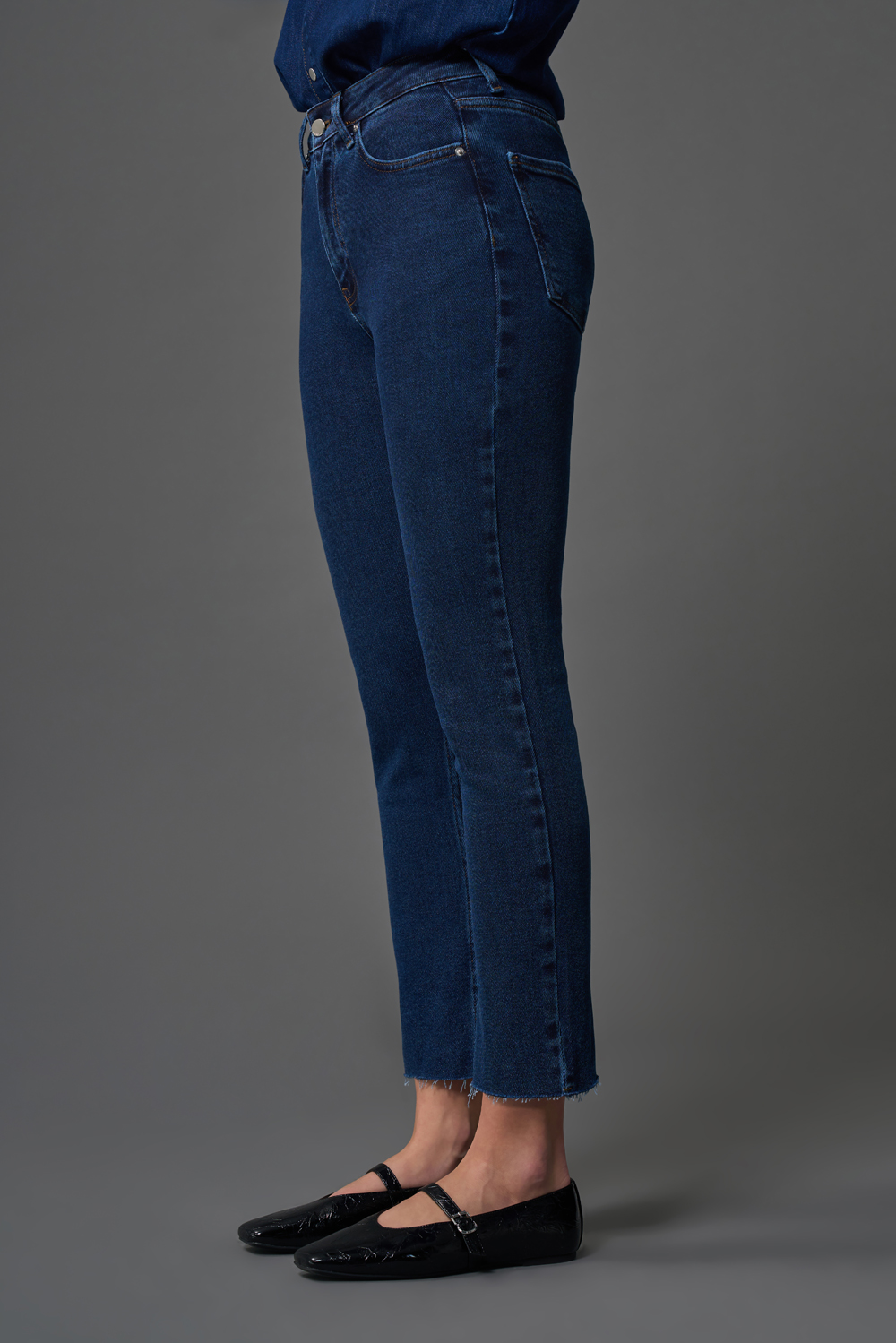 Mizalle Dar Kesim Kesik Paçalı Mom Fit İndigo Mavi Denim Pantolon