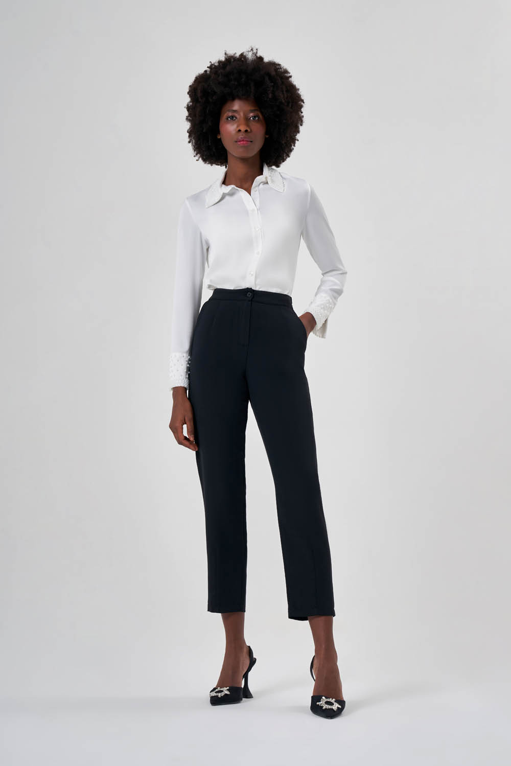 Mizalle Keten Dokulu Fit Siyah Pantolon