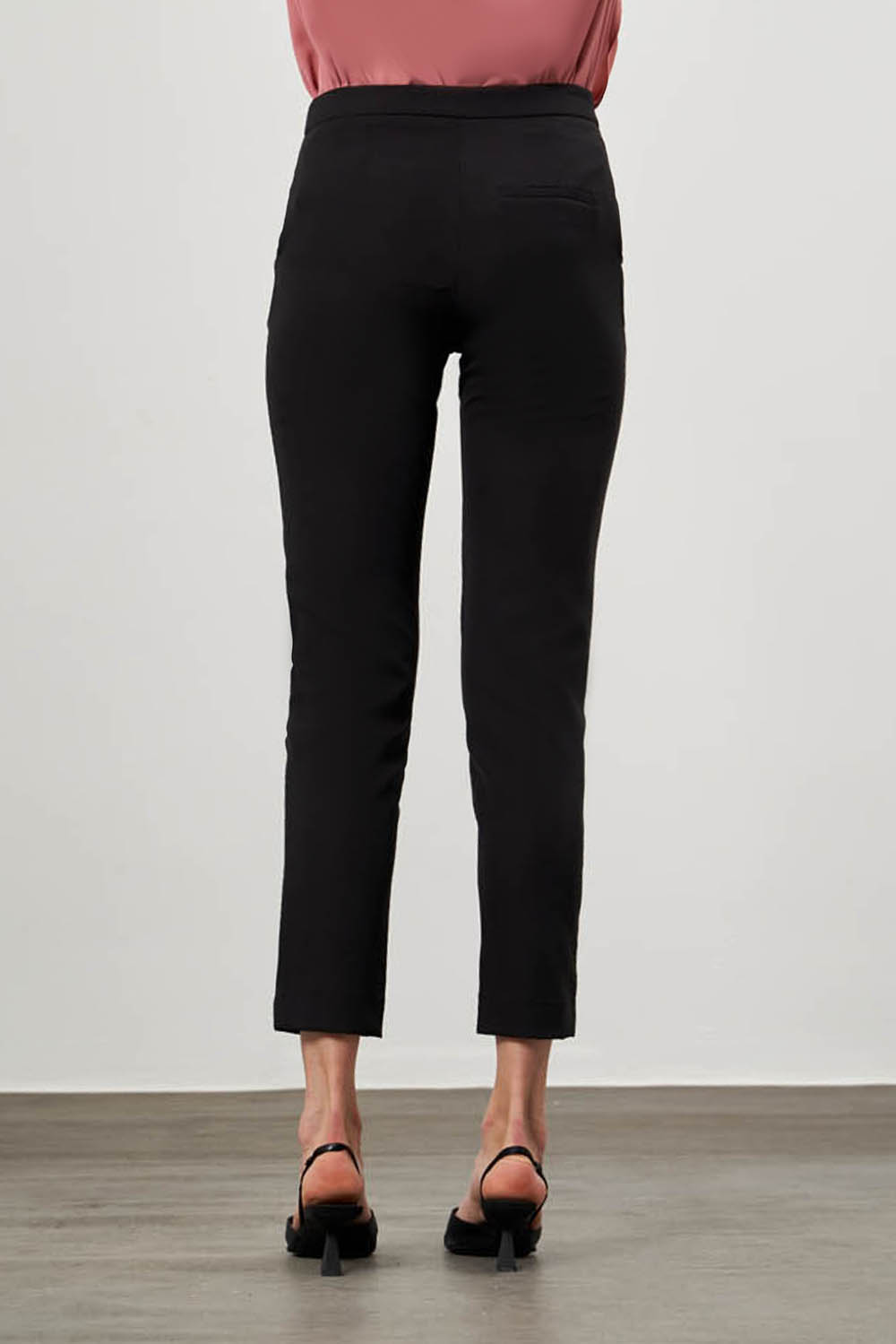 Mizalle Basic Kısa Paça Klasik Siyah Kumaş Pantolon