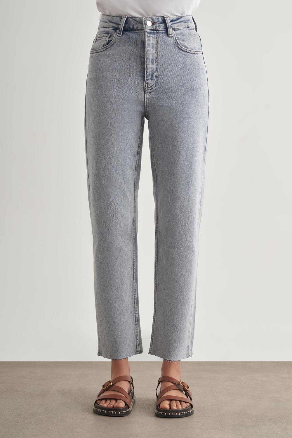 Mizalle Dar Kesim Kesik Paçalı Mom Fit Kar Mavi Denim Pantolon