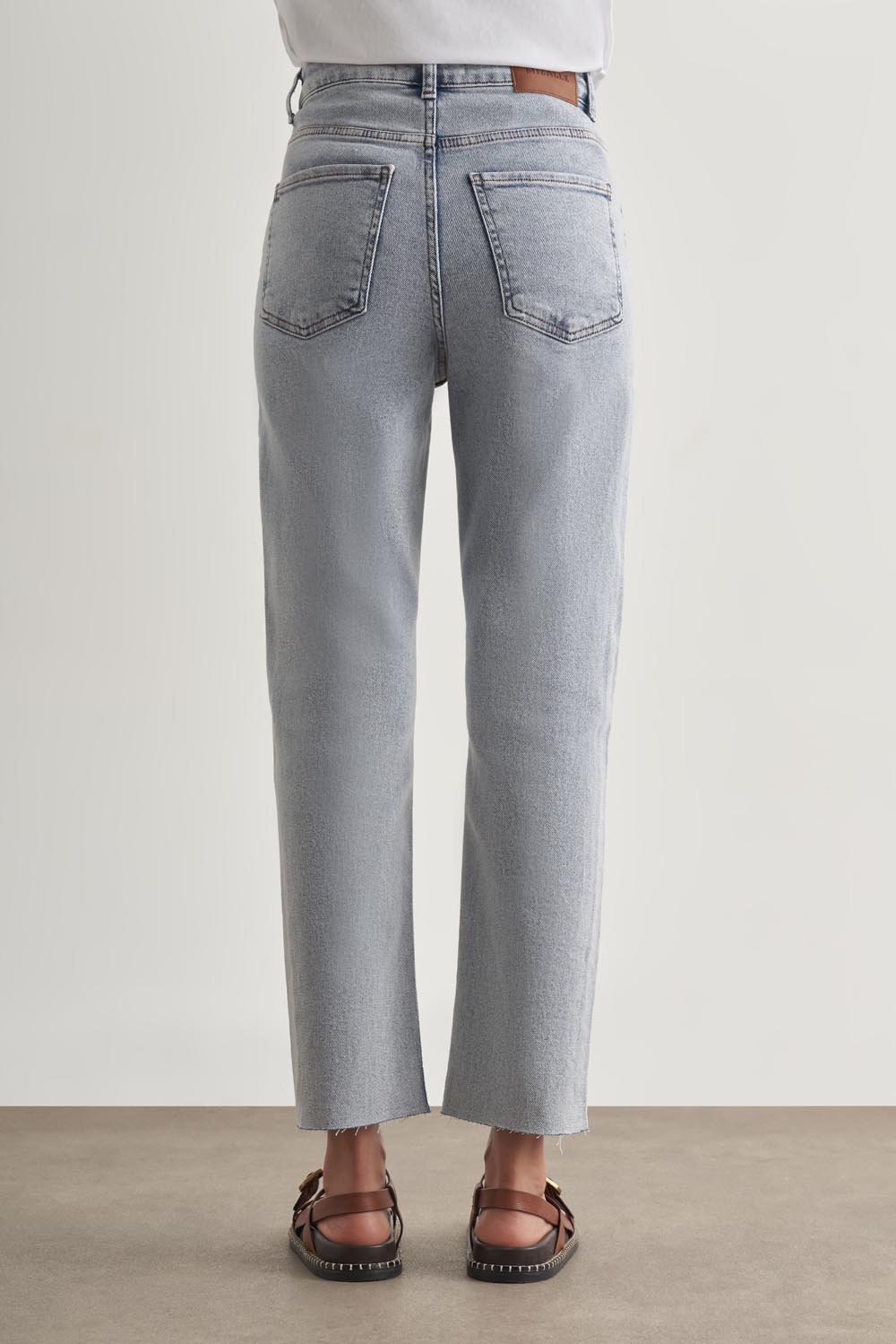 Mizalle Dar Kesim Kesik Paçalı Mom Fit Kar Mavi Denim Pantolon