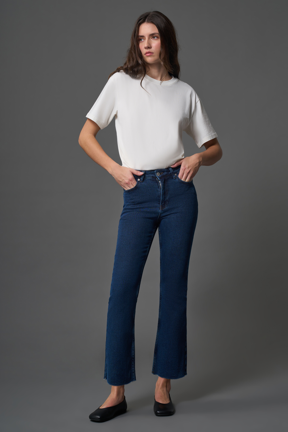 Mizalle Dar Kesim Straight Fit İndigo Mavi Denim Pantolon