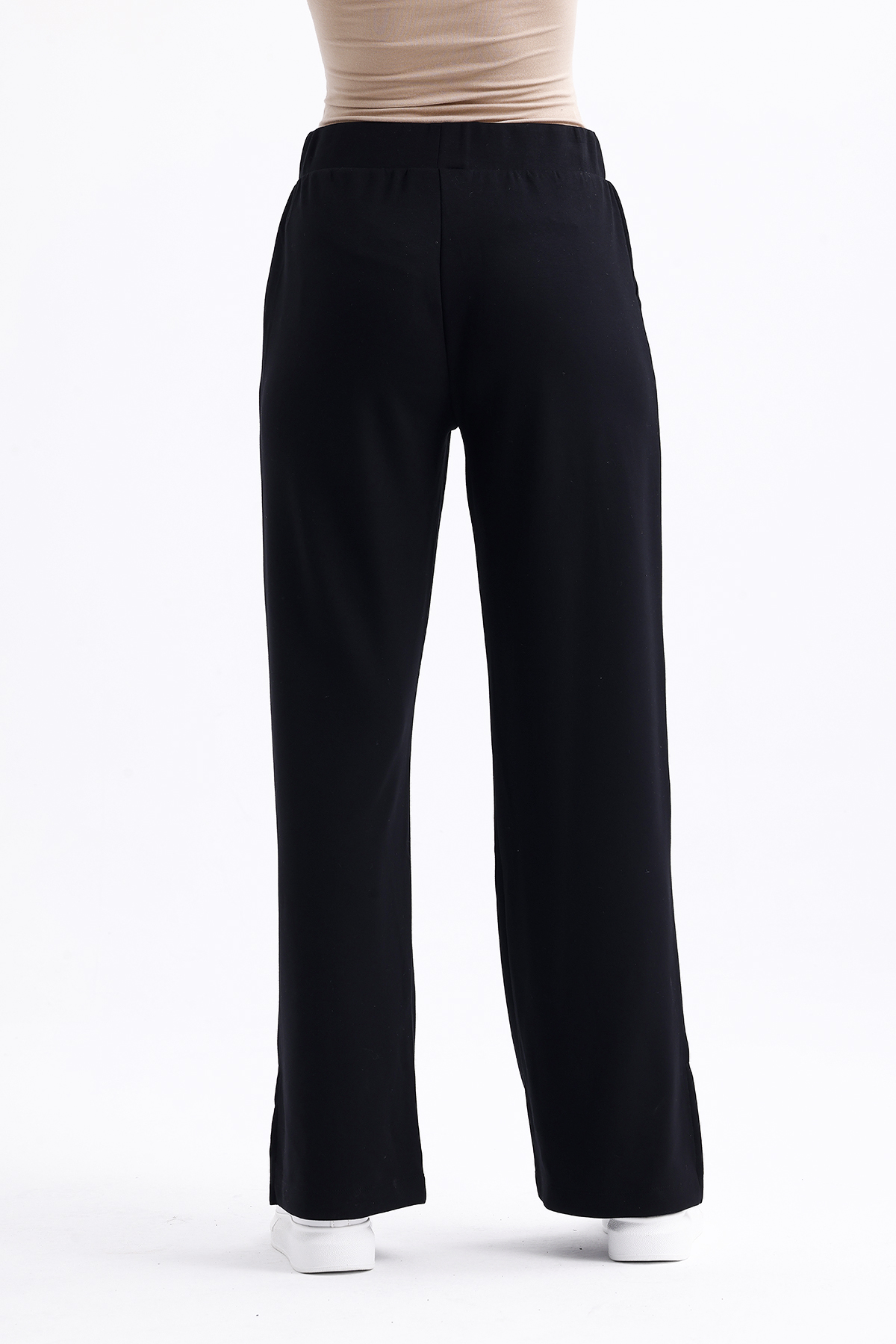 Mizalle Paçası Yırtmaçlı Pamuklu Siyah Jogger Pantolon