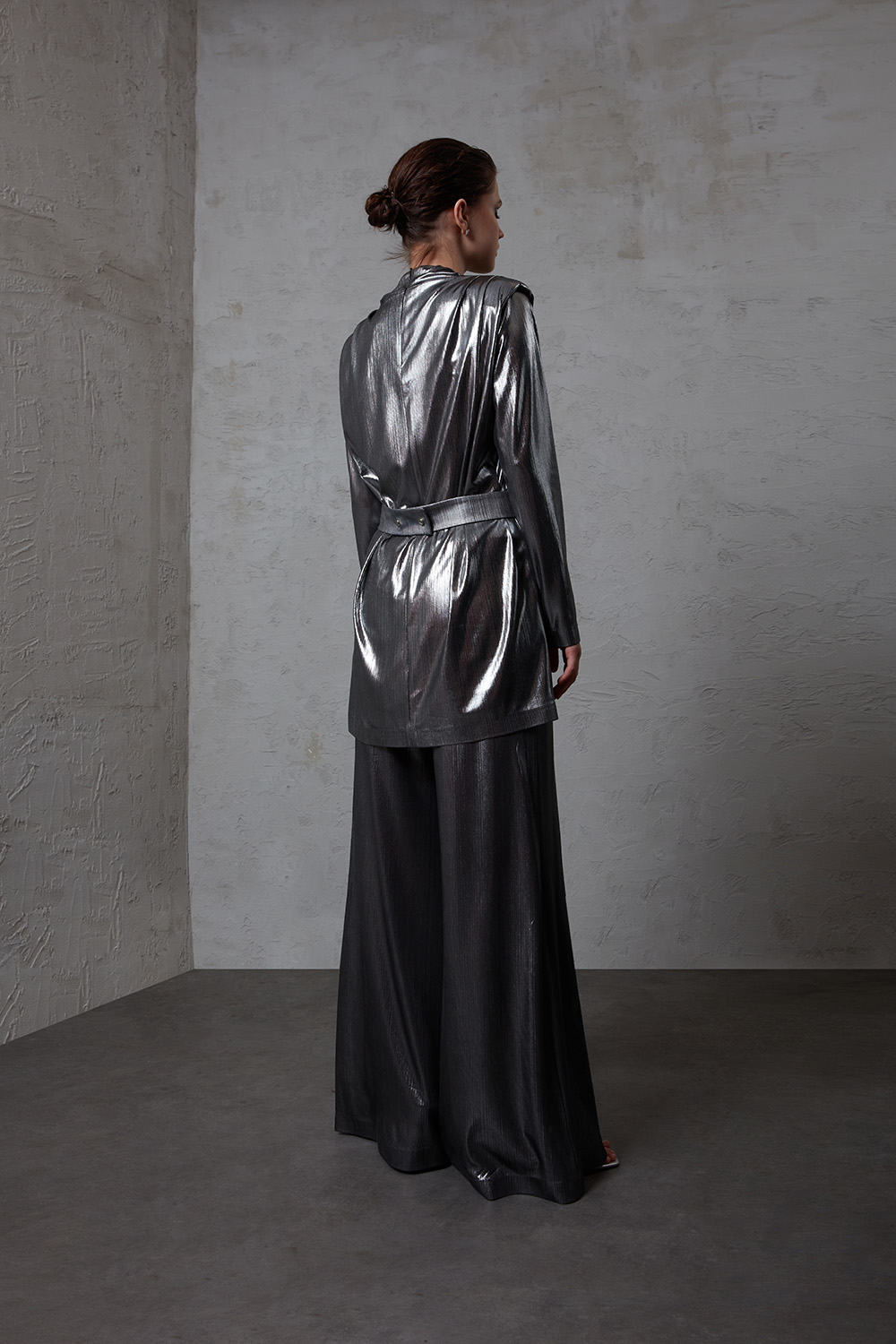 Mizalle Omuz Drape Detaylı Parlak Gümüş Rengi Abiye Tunik