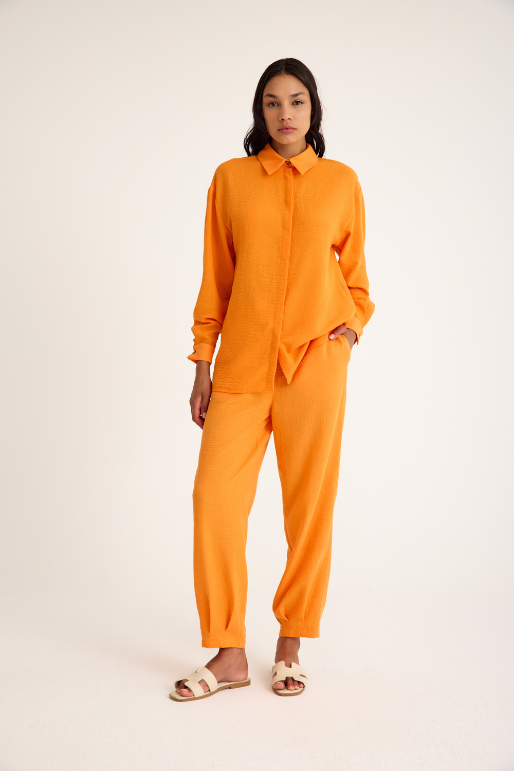 Mizalle Keten Görünümlü Rahat Kesim Turuncu Jogger Pantolon