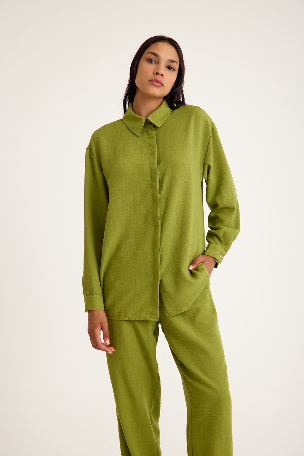 Mizalle Keten Görünümlü Rahat Kesim Açık Yeşil Jogger Pantolon