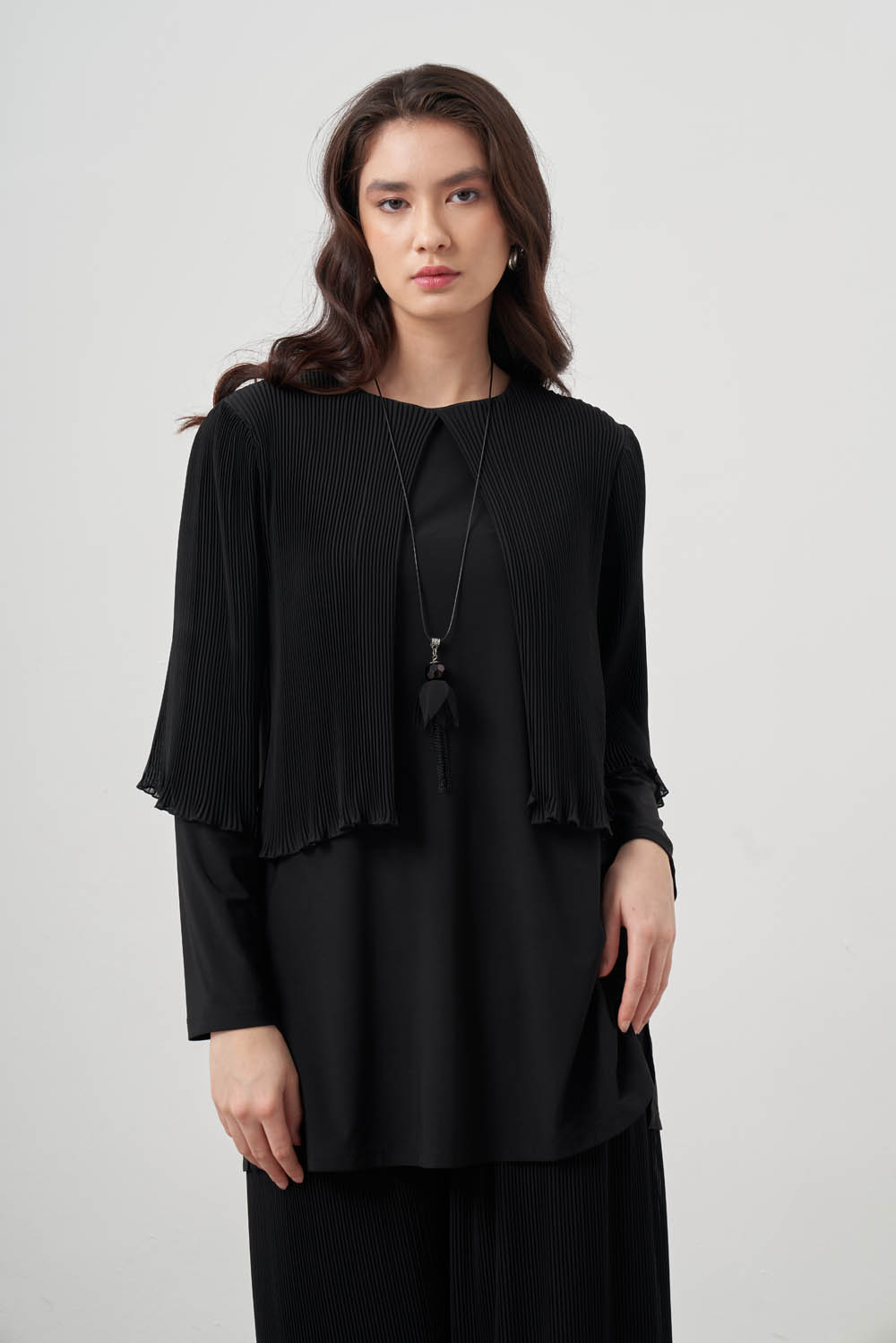 Mizalle Kat Pliseli Siyah Şifon Tunik
