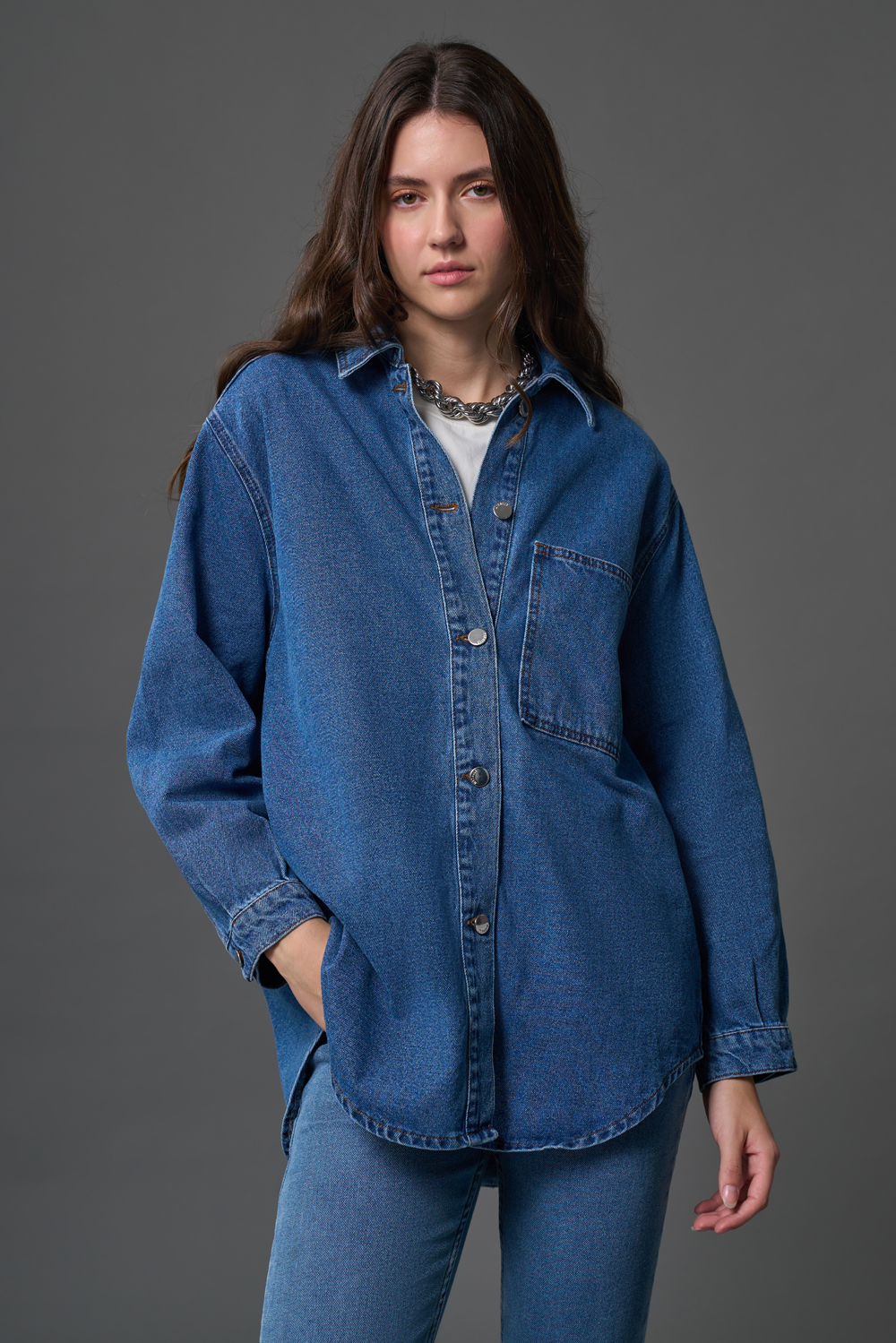 Mizalle Tek Cepli Rahat Kesimli Uzun Mavi Denim Gömlek