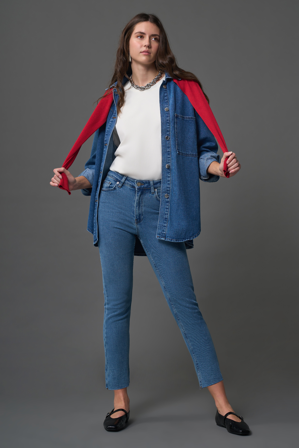 Mizalle Tek Cepli Rahat Kesimli Uzun Mavi Denim Gömlek