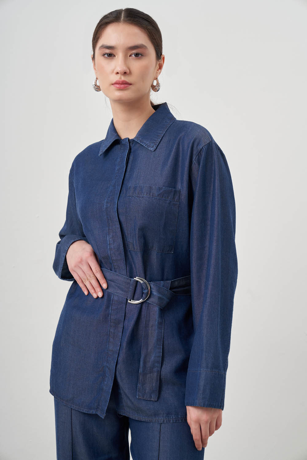 Mizalle Denim Görünümlü İndigo Mavi Kemerli Pamuk Tunik 
