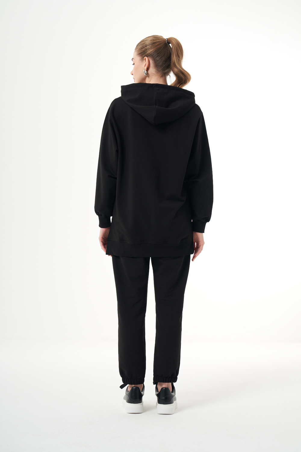 Mizalle Kapüşonlu Torba Cepli Siyah Sweatshirt