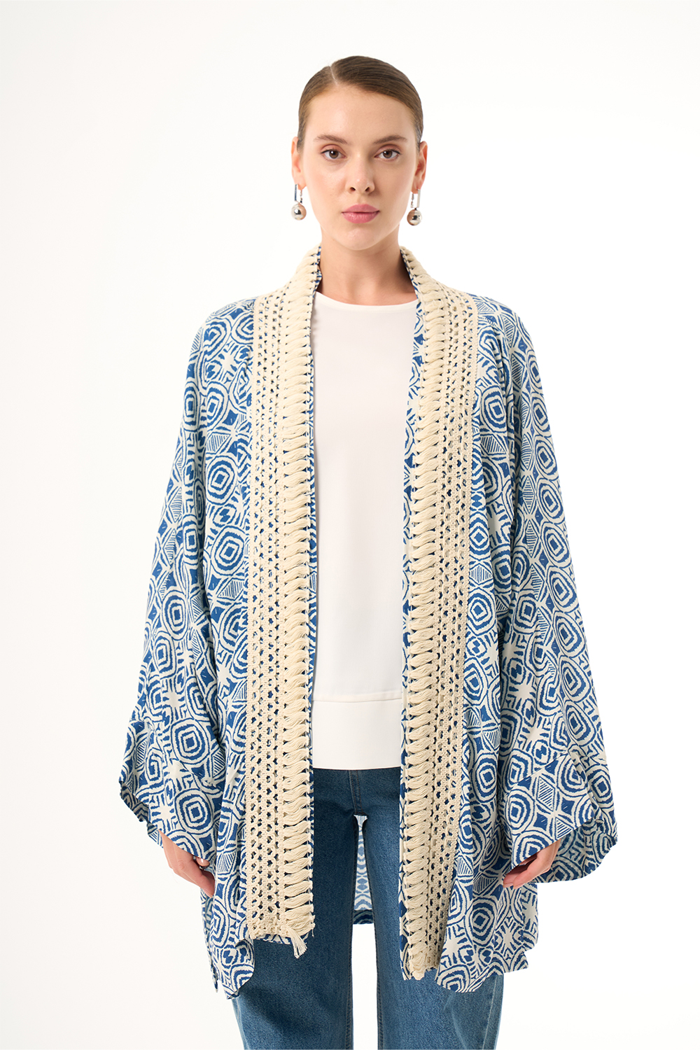 Mizalle Dantel Yaka Mavi Geometrik Desenli Kimono