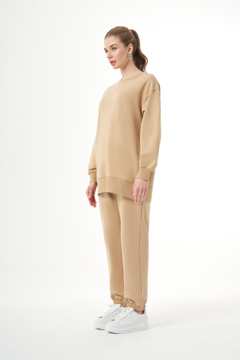 Mizalle Yanları Çıtçıtlı Yuvarlak Yaka Bej Rengi Sweatshirt