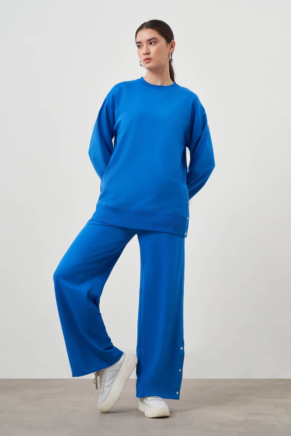 Mizalle Yanları Çıtçıtlı Yuvarlak Yaka Mavi Sweatshirt