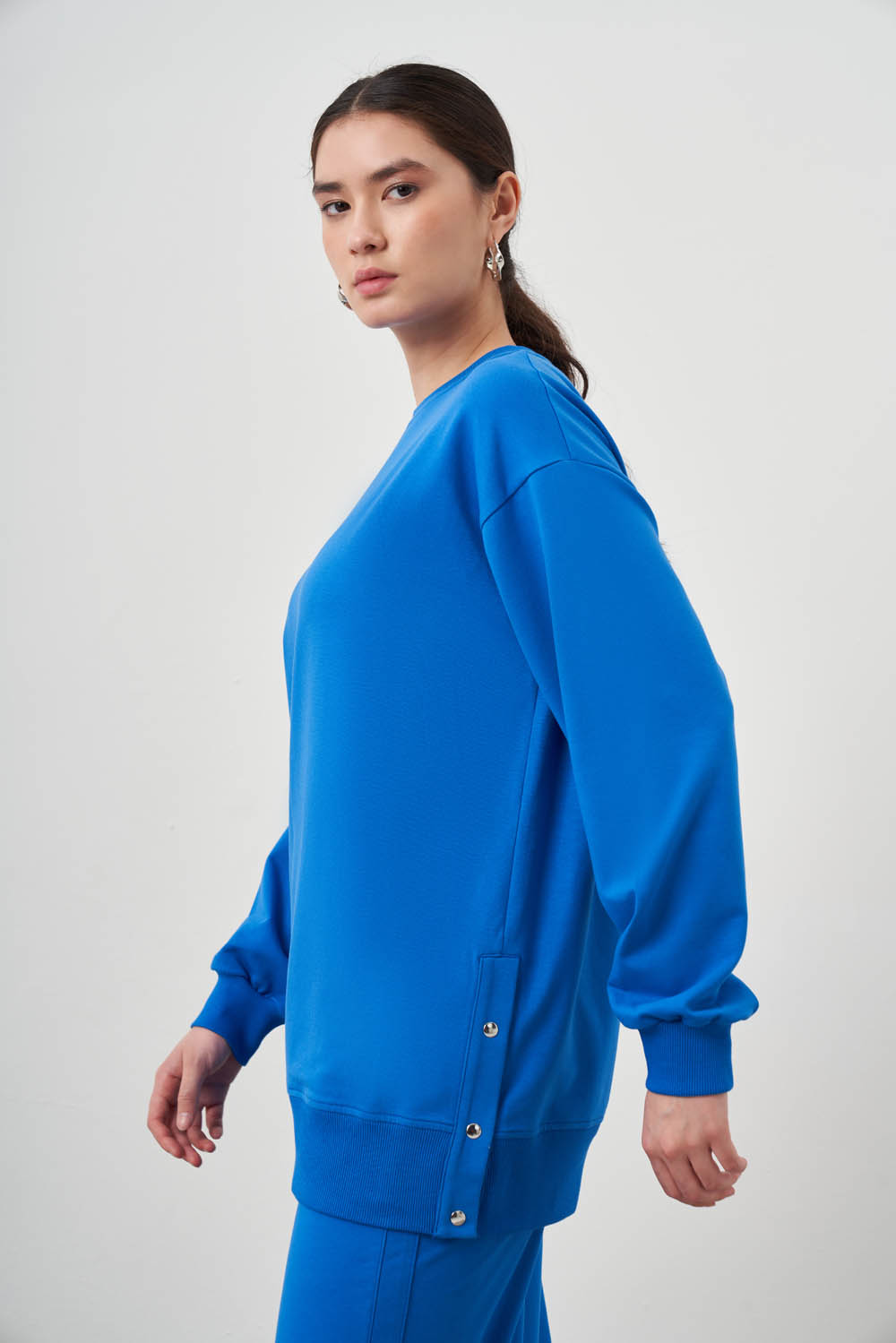 Mizalle Yanları Çıtçıtlı Yuvarlak Yaka Mavi Sweatshirt