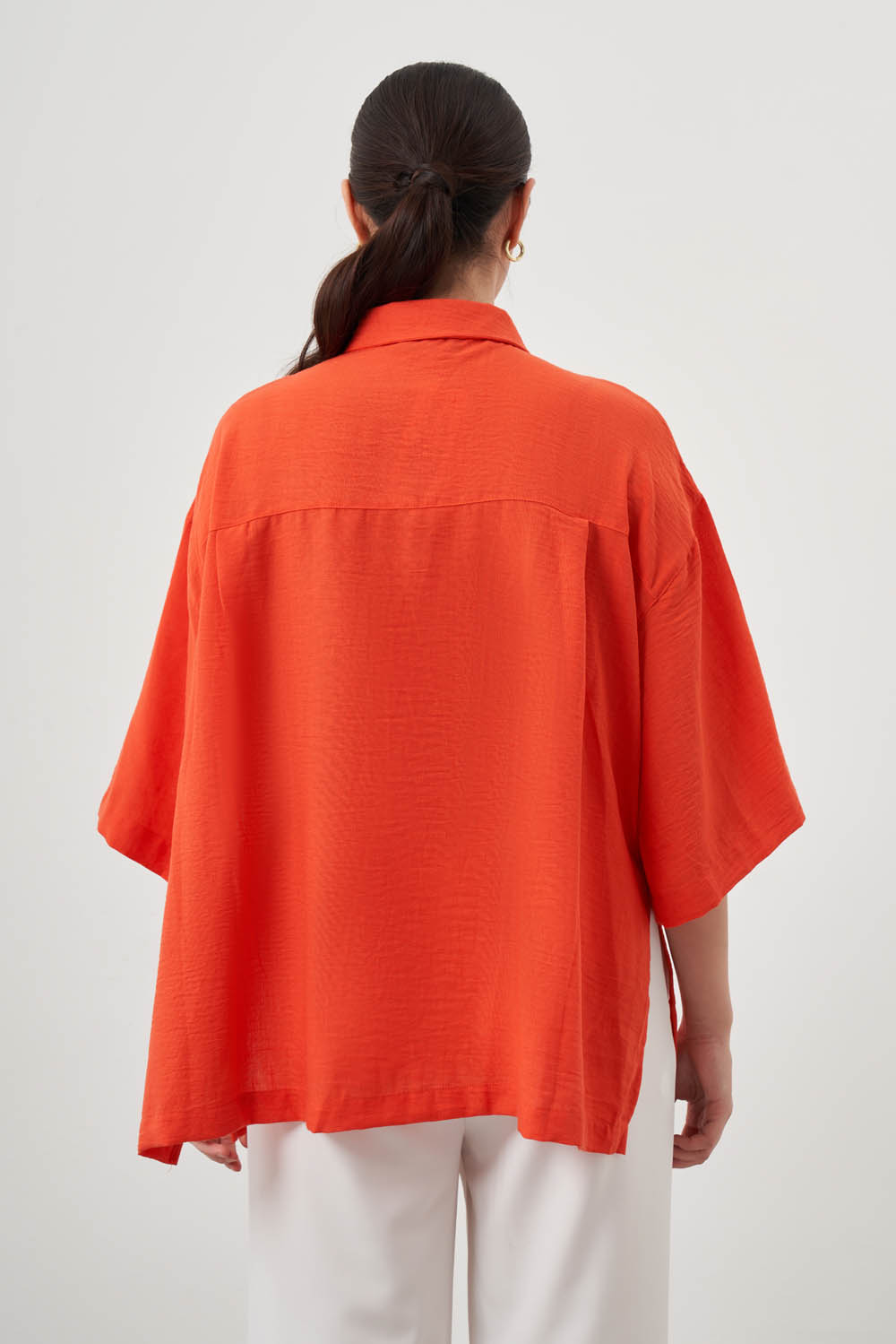 Mizalle Keten Görünümlü Oversize Yarım Kollu Nar Çiçeği Gömlek