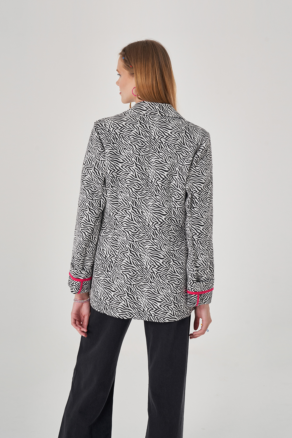 Zebra Desenli Siyah Ceket