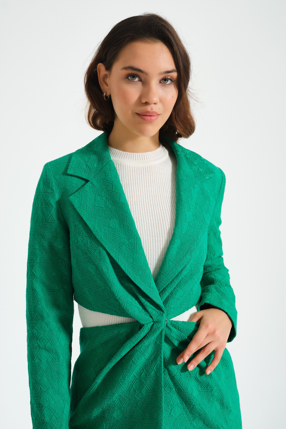 Mizalle Jakar Dokulu Cut Out Detaylı Yeşil Ceket