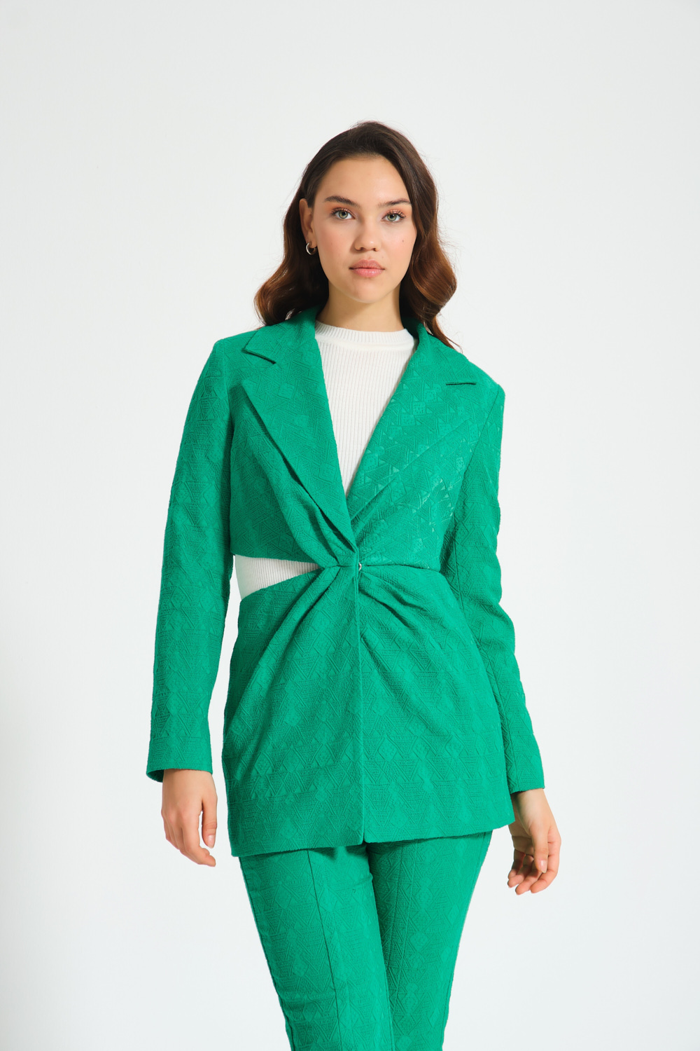 Mizalle Jakar Dokulu Cut Out Detaylı Yeşil Ceket