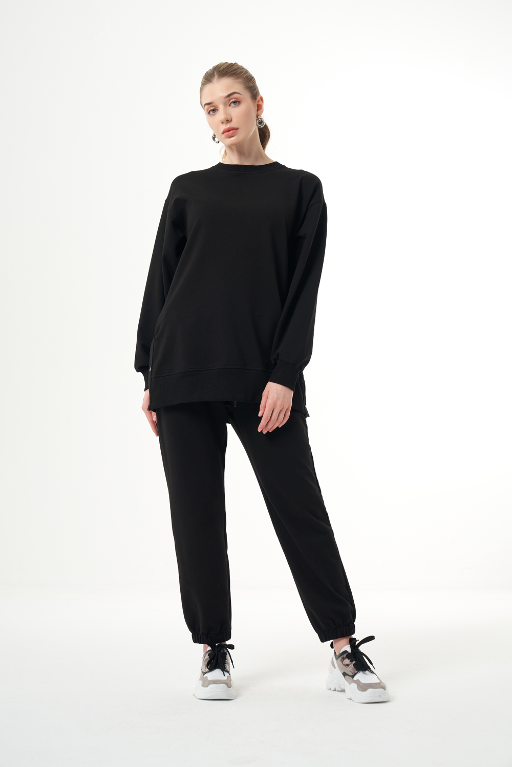Mizalle Yanları Çıtçıtlı Yuvarlak Yaka Siyah Sweatshirt