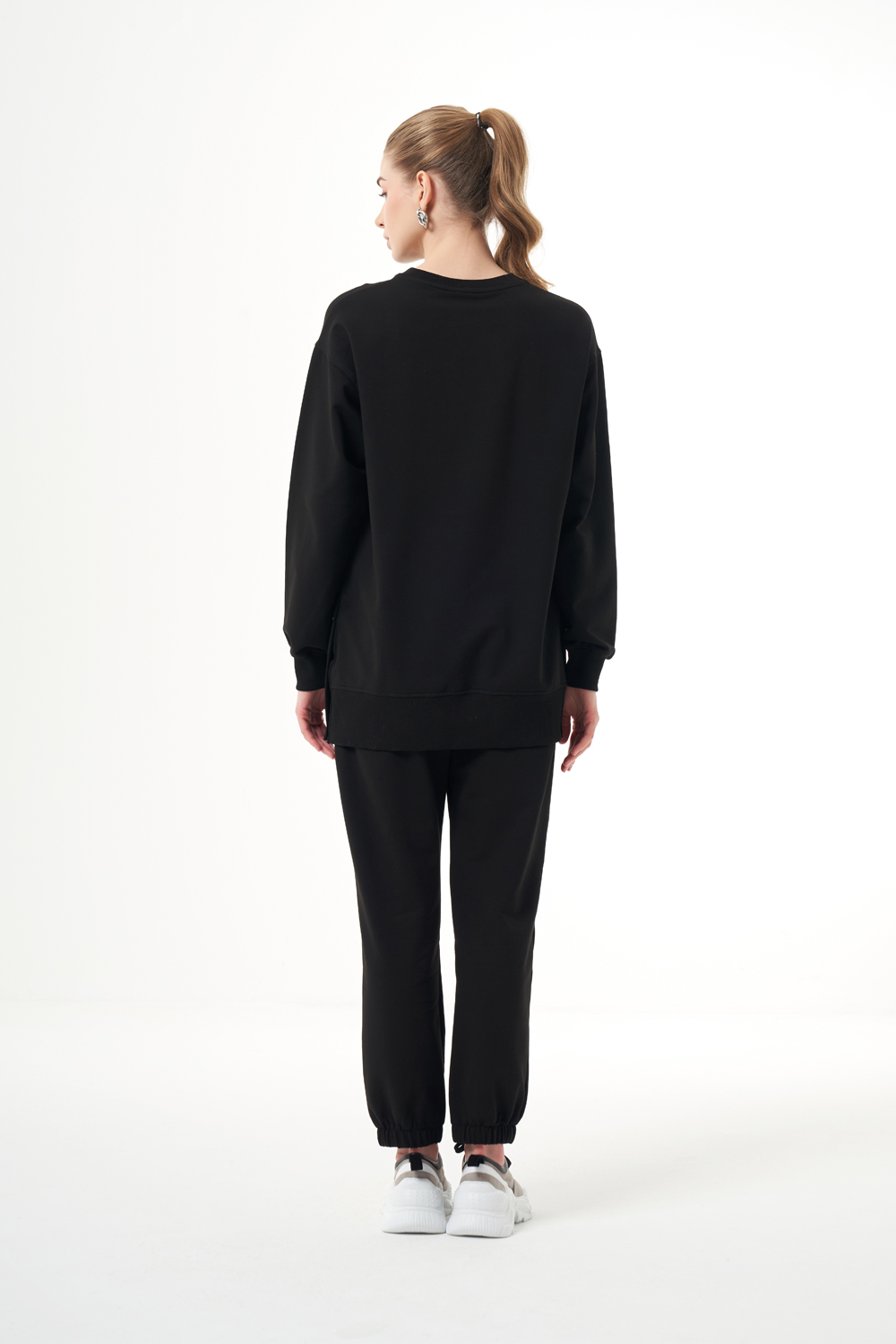Mizalle Yanları Çıtçıtlı Yuvarlak Yaka Siyah Sweatshirt